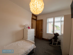 Bedroom- click for photo gallery